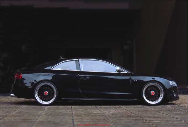 1:18 Audi S5 V8 Coupe schwarz mit 20´ BBS Echt-Alufelgen inkl. OVP